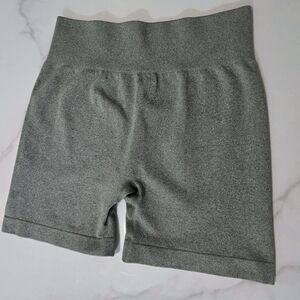 Shorts Sports Seamless Size L - Cycling / Gym / High Rise